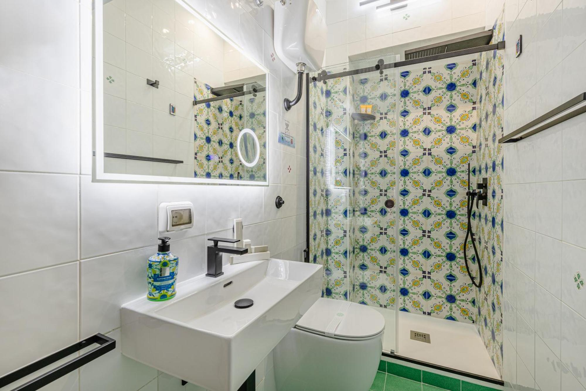 Napolicentro Mare - Sea View Rooms & Suites Exterior photo
